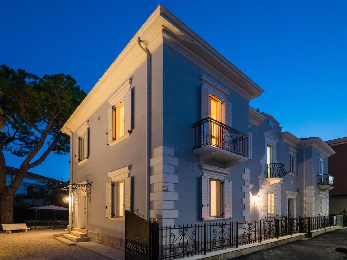 B&B Villa Tozza Senigallia Bagian luar foto